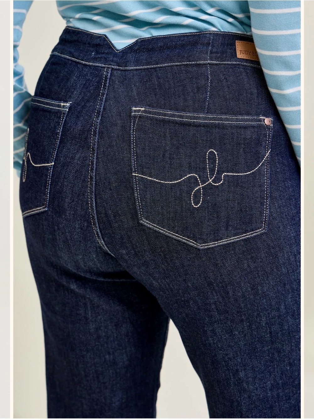 Judy Blue Dark Blue Wide Leg Jeans
Size 30 (11) - Picture 3 of 8